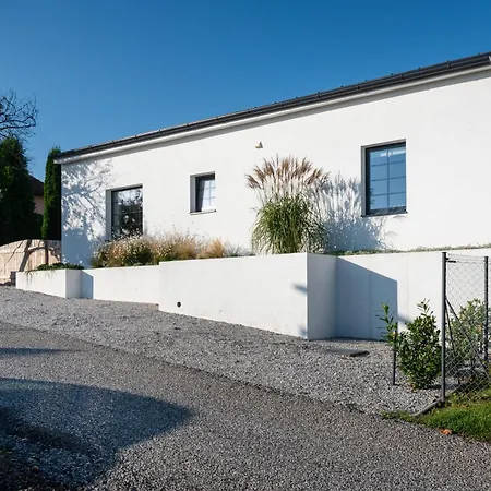 Atelier V Raji Ferienhaus