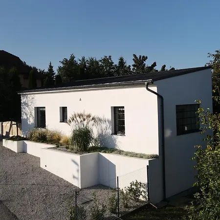 Ferienhaus Atelier V Raji *