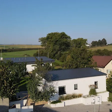 Ferienhaus Atelier V Raji *