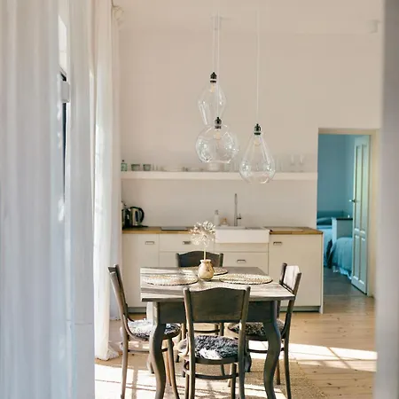 Atelier V Raji Ferienhaus *